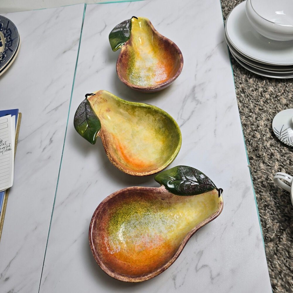 Clay Art Pear snack bowls set of 3